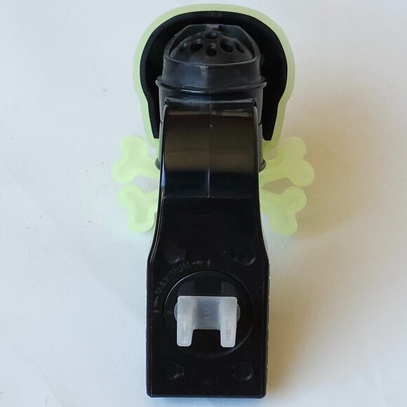 BATH AND BODY WORKS HALLOWEEN GLOW IN THE DARK SKULL WALLFLOWER BNIP - Picture 2 of 8